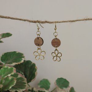 Walnut & flower dangles - gold